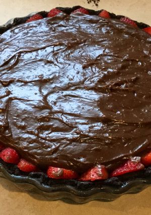 A picture of Chocolate Strawberry Oasis Pie.