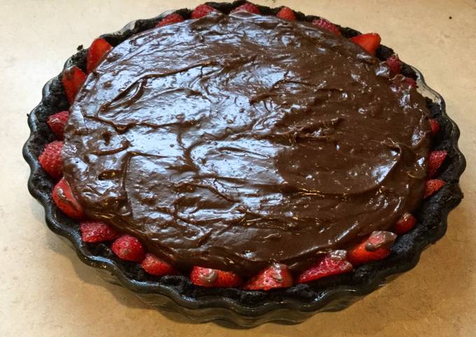Chocolate Strawberry Oasis Pie