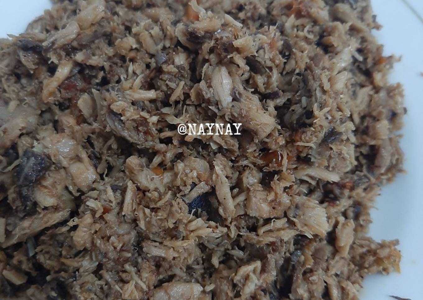 Tuna Suwir Bumbu Rendang