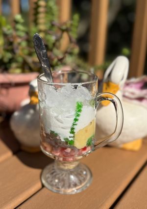 Hình của món Chè sương sa hột lựu.