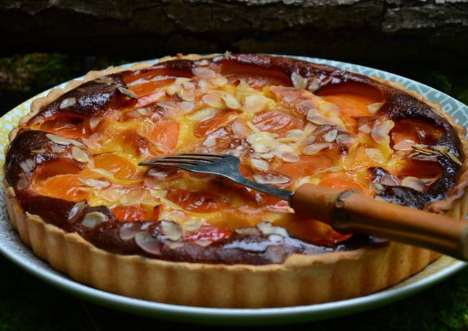 Tarte amandine aux abricots et au miel