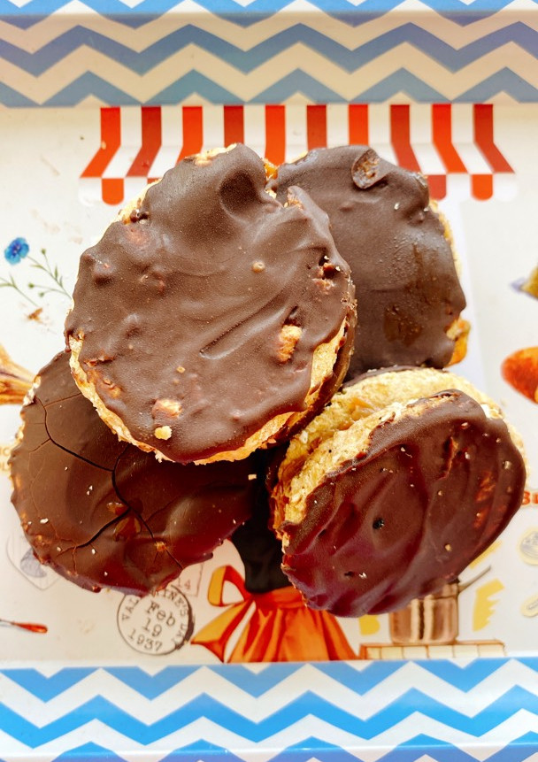 Una foto de Tapas de alfajores