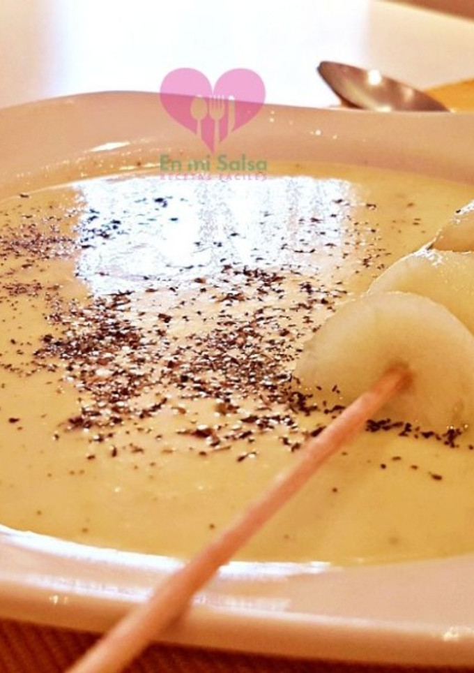 Una foto de Crema fría de melón y pepino