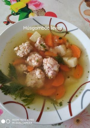 Húsgombóc leves recept fotója