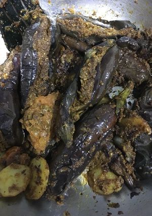A picture of Baingan potato and tomato kalonji.
