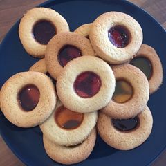 A picture of Stained glass window biscuits.