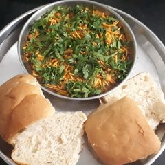 A picture of Misal Pau.