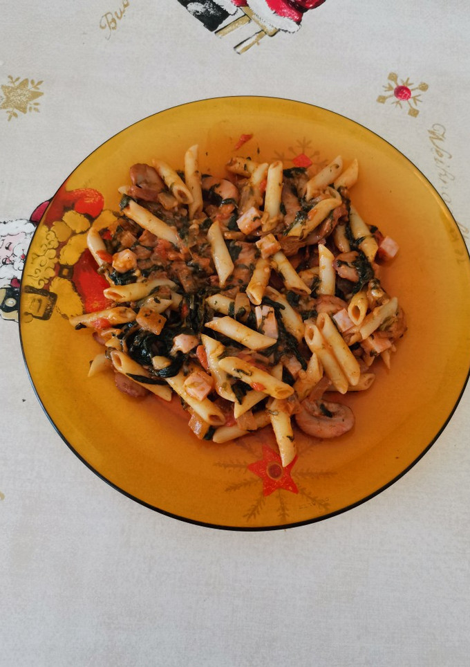 Una foto de Macarrones con espinacas