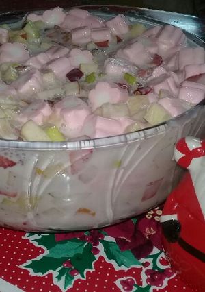 Una foto de Postre de frutas 🍎🍏🍓