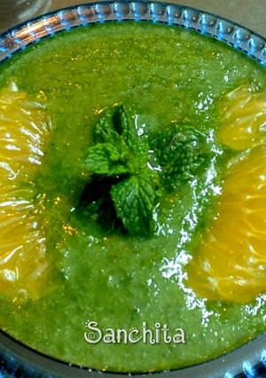 A picture of Orange Mint Coriander chutney.