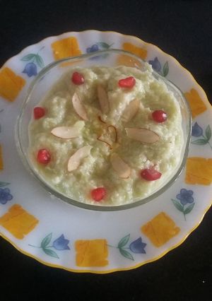 A picture of Lauki ka halwa.