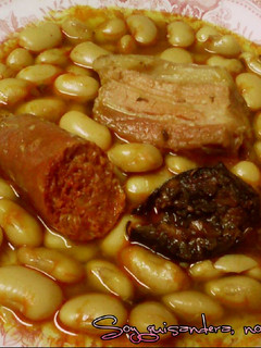 Una foto de Fabada asturiana