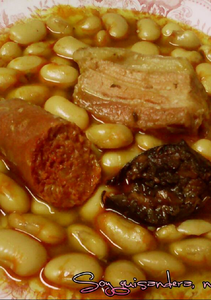 Una foto de Fabada asturiana
