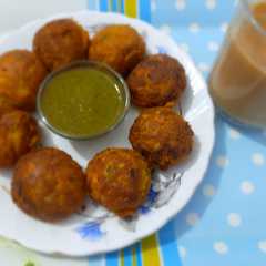 A picture of Non-Fried Egg Yolk & Veggies Pakora.