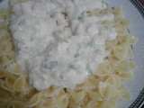 Fideos con salsa blanca con pollo