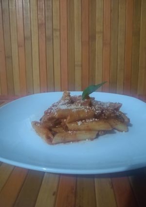 Una foto de Pasta a la puttanesca a la DIAZ