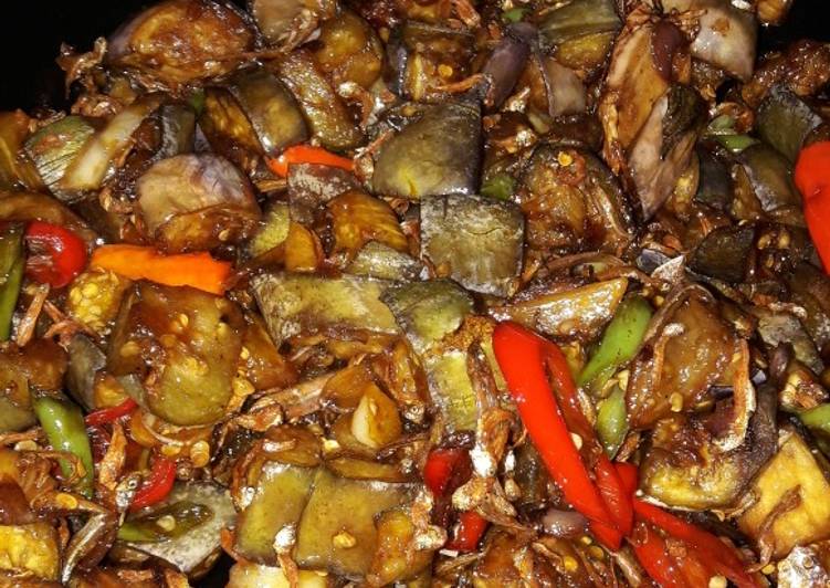 Gampangnya Membuat Terong teri masak kecap Lezat Mantap