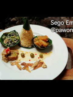 Foto resep Sego empog #kurangkomplet