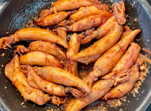 Hình của món Mực trứng rim mắm đường.