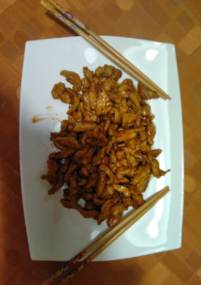 Una foto de Pollo caramelizado con Soja estilo sumo