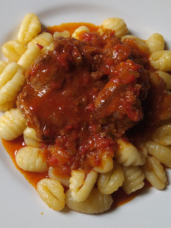 Una foto de Ñoquis con carne