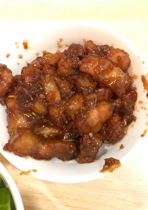 Hình của món Ba rọi xào mắm ruốc Huế.