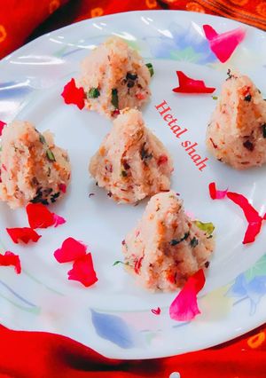 મુખવાસ મોદક (Mukhvas Modak Recipe In Gujarati) રેસીપી મુખ્ય ફોટો