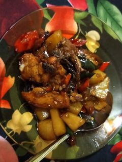 Foto resep 1. Tumis ayam goreng kentang kecap pedas