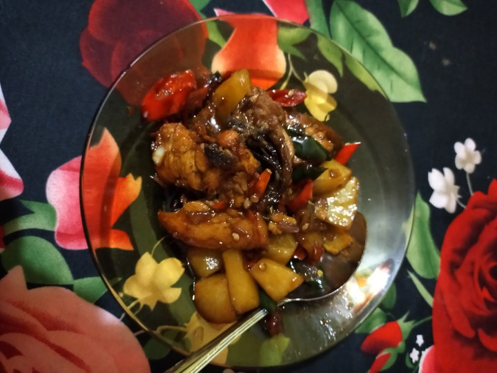 Anti Ribet, Bikin Tumis ayam goreng kentang kecap pedas (Resep anak kos) Yang Menggugah Selera