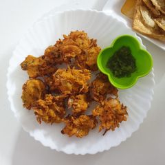 Moong Masoor daal ke pakore A picture of Moong Masoor daal ke pakore.