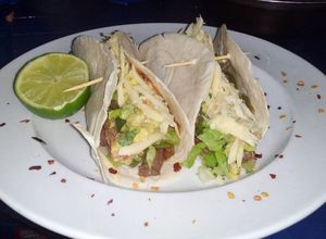 Una foto de Fajitas de carne y pollo