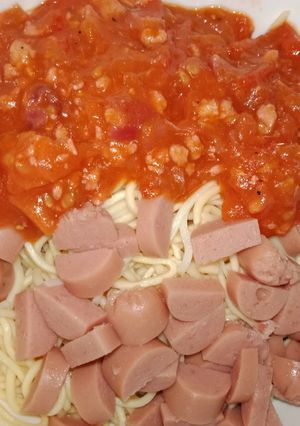 Hình của món Mì spaghetti thịt bằm + xúc xích.
