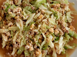 รูปของ "กะหล่ำปลีผัดไข่ใส่หมูสับ"Stir Fried Cabbage with Eggs&Minced