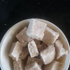A picture of Nariyal ki burfi.