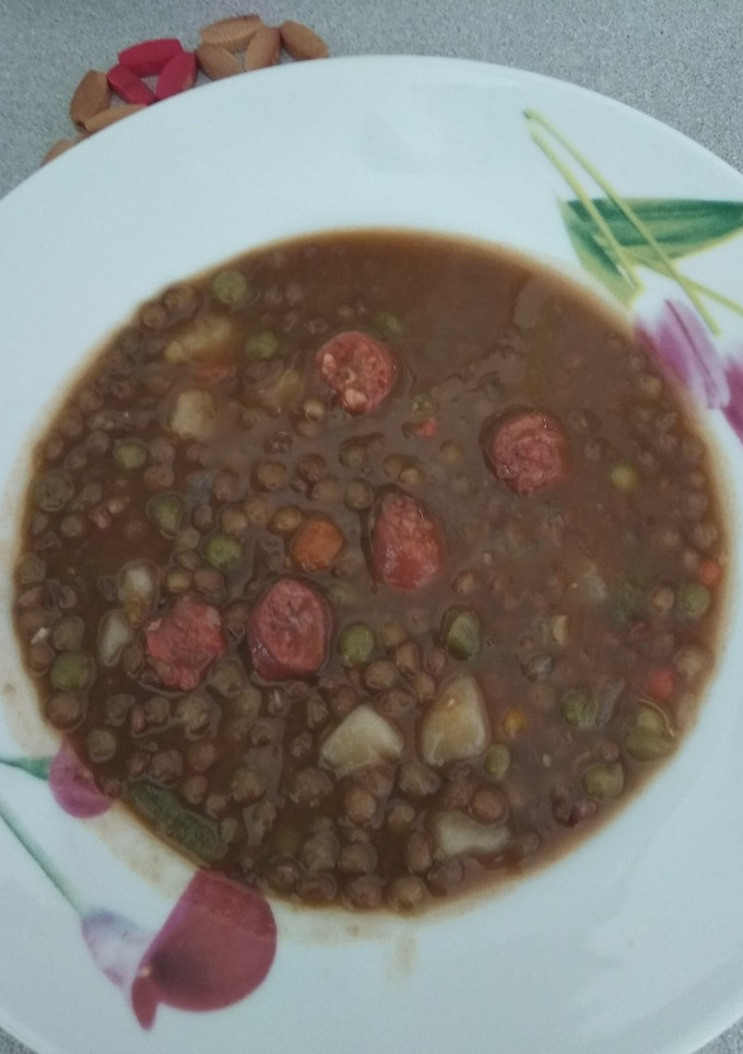 Una foto de Lentejas sencillas con chorizo