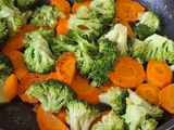 Brócoli y zanahoria salteados