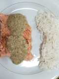 Trucha asalmonada con salsa de eneldo