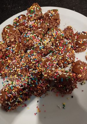 Una foto de Trufas de avena y dulce de leche