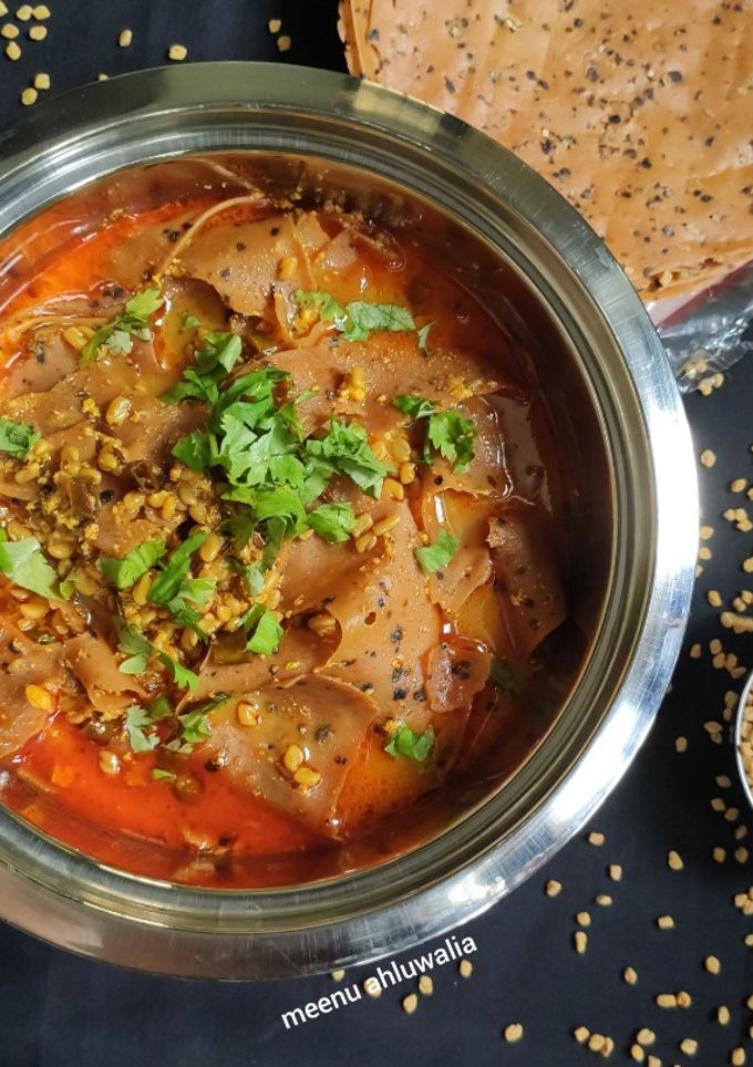 मेथीदाना औऱ पापड की सब्जी (Methidana aur papad ki sabzi recipe in Hindi) रेसिपी मुख्य फोटो