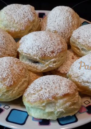 Una foto de Bollitos de hojaldre rellenos de crema de chocolate