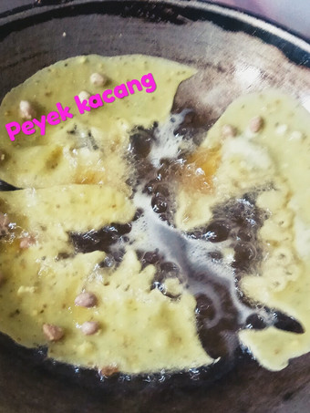 Cara Gampang Menyiapkan Peyek kacang renyah Rumahan