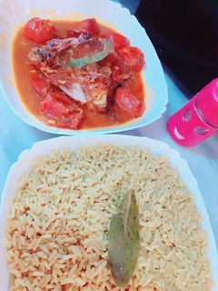 صورة لوصفة روز بصلصة الدجاج في الفرن 🤩🥰