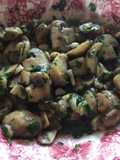 Champiñones al ajillo