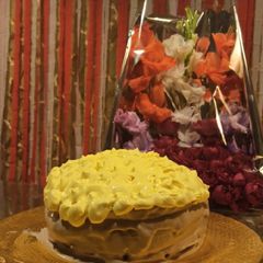 A picture of Mother's Day Chocolate vanilla cake.