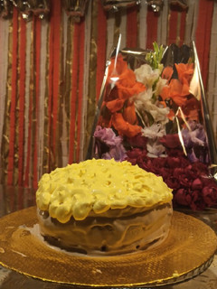 A picture of Mother's Day Chocolate vanilla cake.