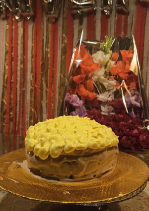 A picture of Mother's Day Chocolate vanilla cake.