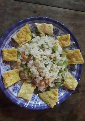 Hình của món Cơm chiên thập cẩm.
