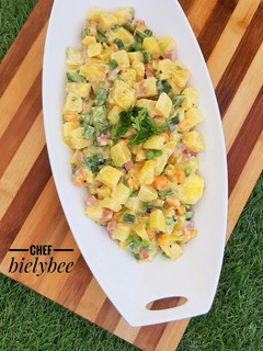 A picture of Olivier salad.