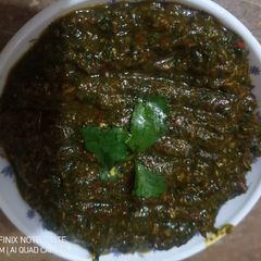 A picture of Hari chutney.