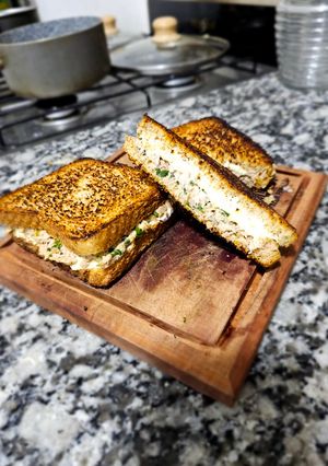 Una foto de Sándwich de atún express